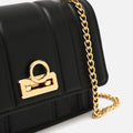 Riona Tasche 