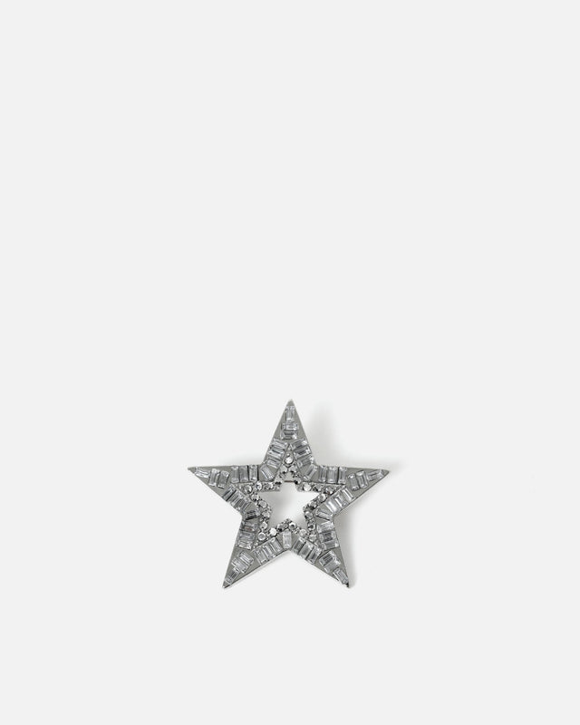 Estrella spilla a forma di stella con dettagli brillanti