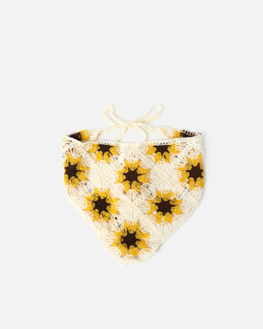 Orilla pañuelo para la cabeza acabado en crochet 