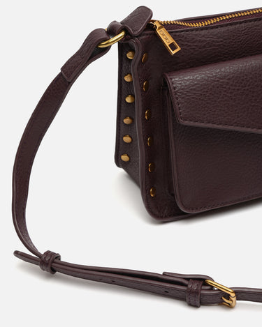 Breise bolso bandolera pequeño con detalles metálicos 