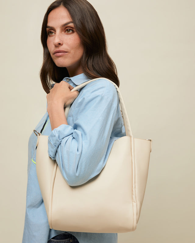 Guevon borsa a tracolla con beauty case e tracolla removibile 